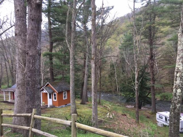 Pine Creek Motel & Campsites Gaines Экстерьер фото